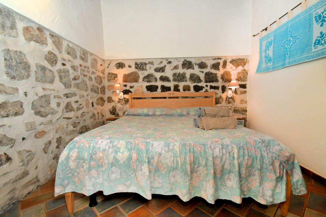 Sa Dommo De Sa Pietate Apartman Orosei Kültér fotó