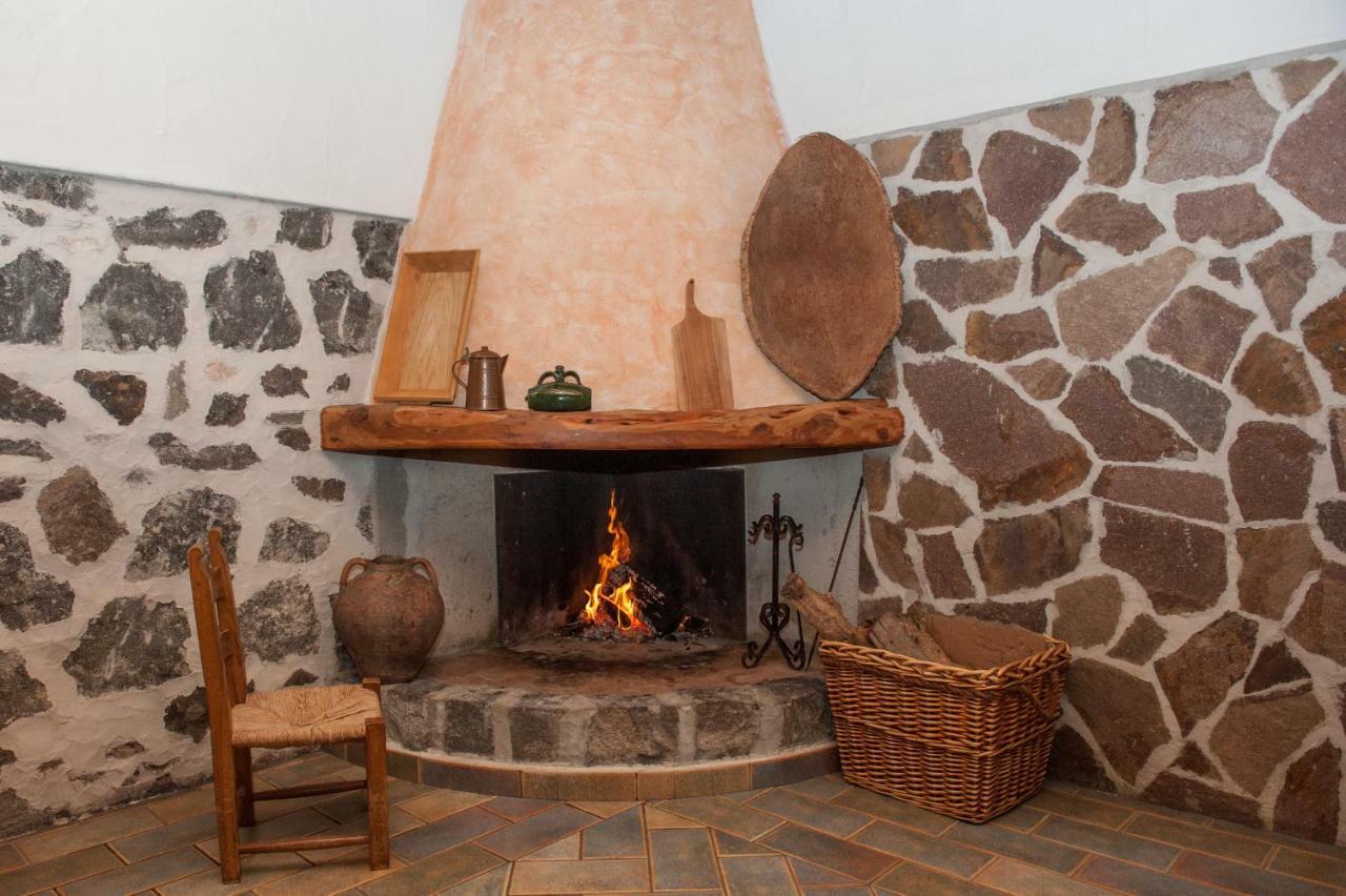 Sa Dommo De Sa Pietate Apartman Orosei Kültér fotó